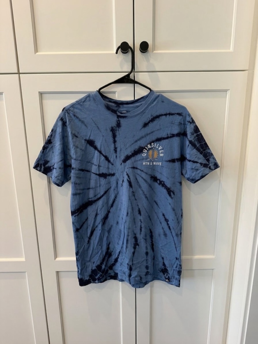 Quiksilver Men's Navy and Blue Spiral Tie-Dye Short Sleeve Tee